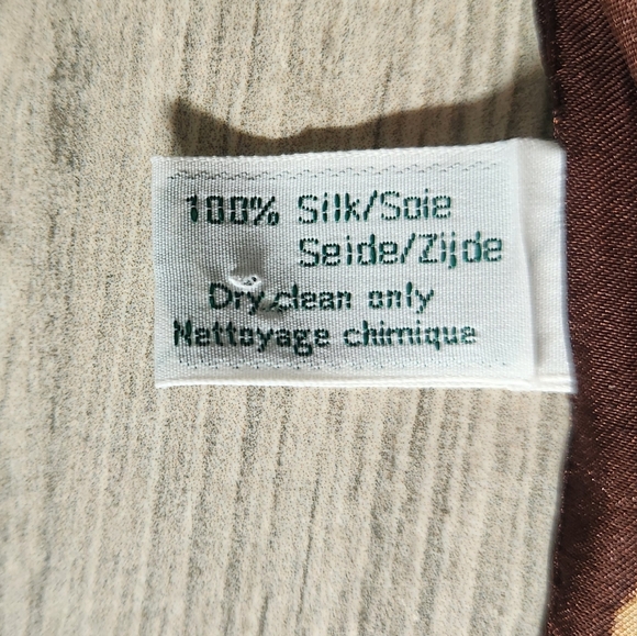 Vintage Women's Laura Ashley Brown Floral Rose Silk Scarf Grannycore 21x21 - Picture 4 of 7